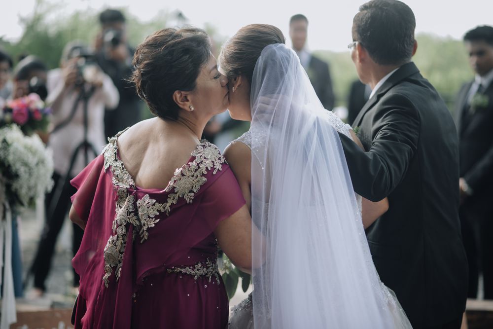 Redefine Weddings Photographer Rye and Sarah La Huerata Estate Antipolo